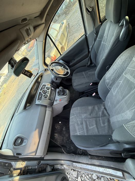 Рено меган Сценик 1.6 бензин на части