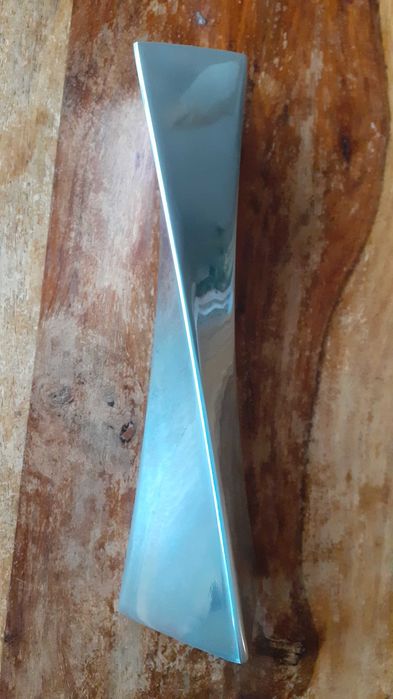 метален свещник антикварен, дизайнерски, стабилен масивен хром