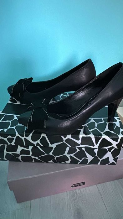 Туфли черные кожаные