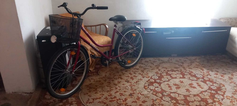 Vând bicicletă KONSUL