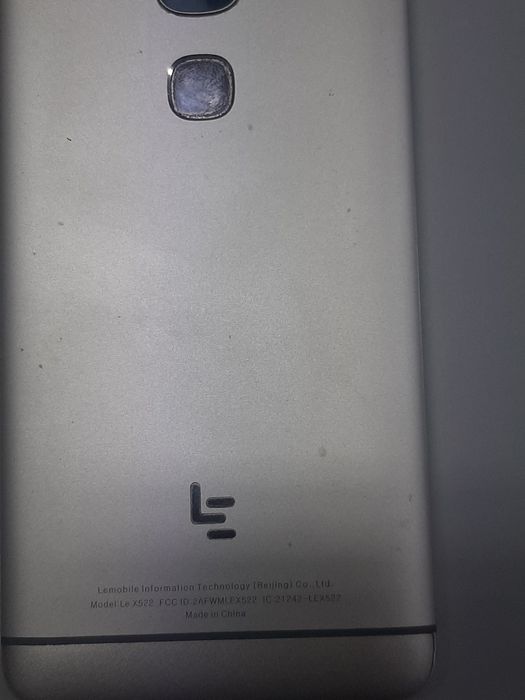 Смартфон  Le X522