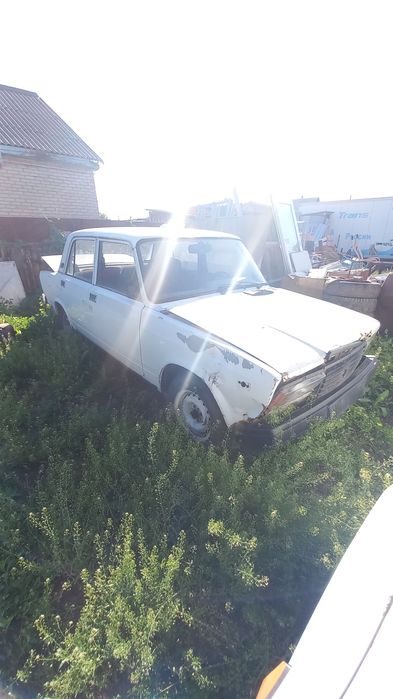 Продам ваз 2107 по запчастям