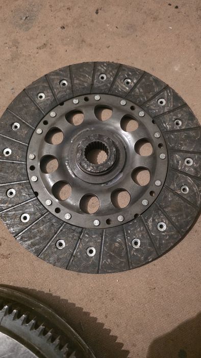 Маховик м57 и феродо към кутия 2.8 Pajero
