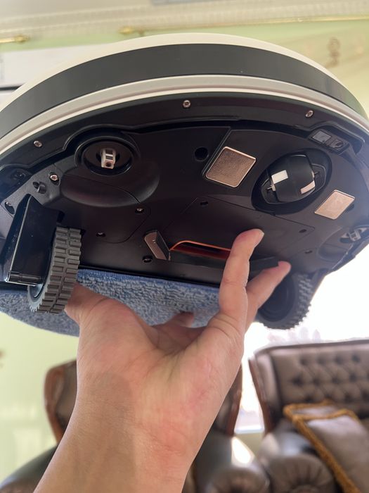 Robot Plisos  робот пылесос