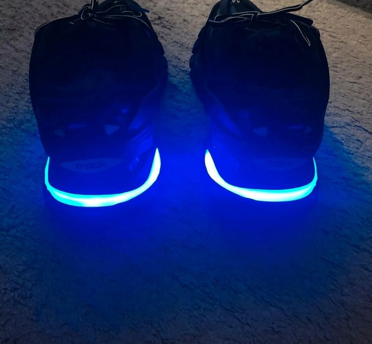 Balenciaga Track cu Led, Ca Noi