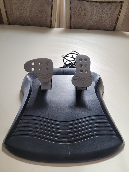 Игровой руль Genius с КПП