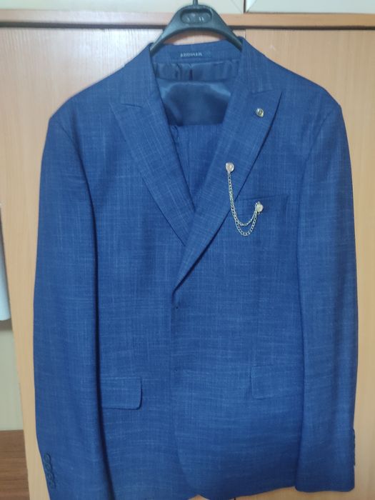 Костюм молодежный