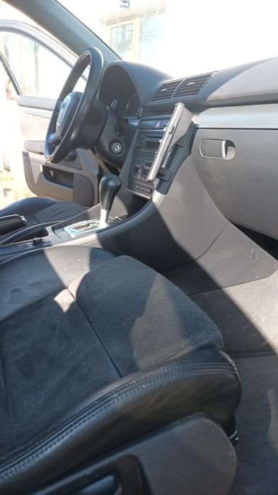 Vand audi a4 b7 pentru dezmembrări negociabil