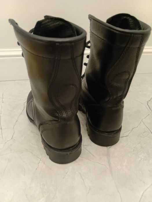 Продам почти новые берцы 35-размера