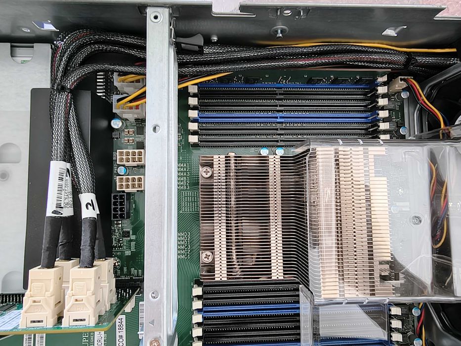 Сървър Supermicro 6028U 12LFF 2U X10DRU-i+ 2*E5-2690v4 32GB 9300-8i