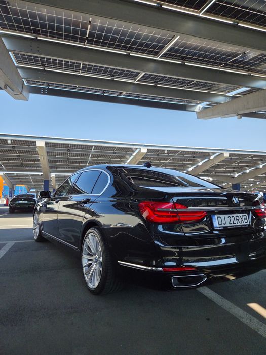 Bmw seria 7 model long