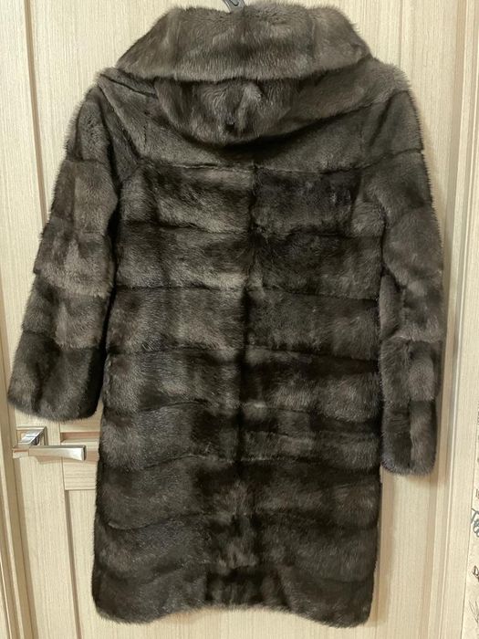Норковая шуба серого цвета