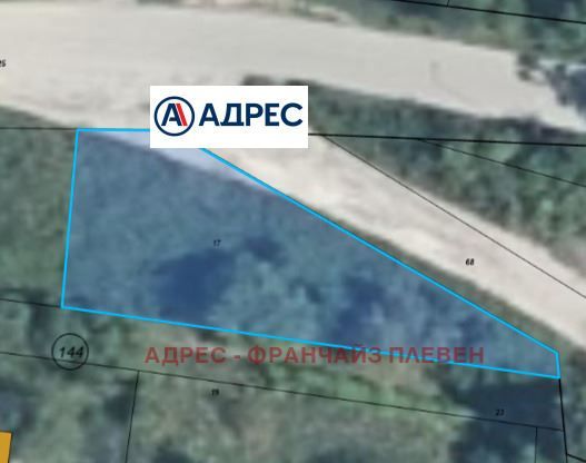 Парцел в Ловеч, област-гр.Троян площ 1449 цена 29000