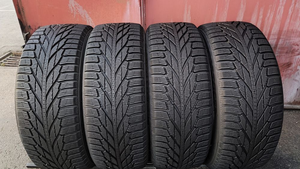 4бр. зимни гуми 245/50/20 Nokian Hakapelitta , SUV
dot23
8mm
Много доб
