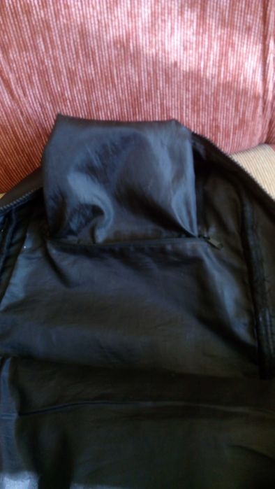 Черна кожена раница (става и за ученик)