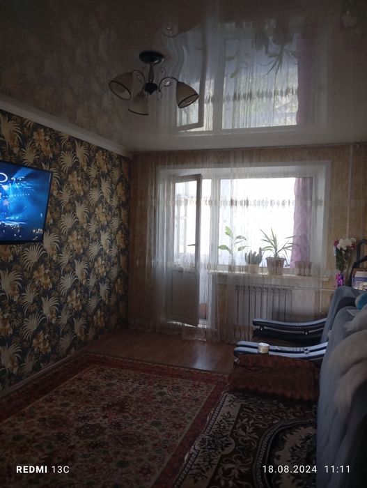 Продаю квартиру в 11а микрорайоне.