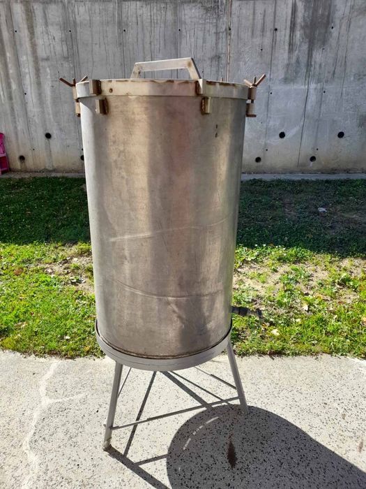 Неръждаем съд за вино