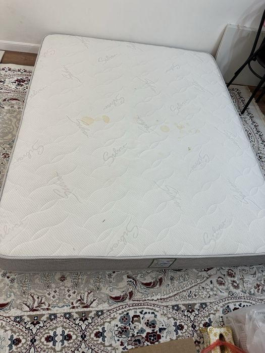Продам матрас 160 на 200