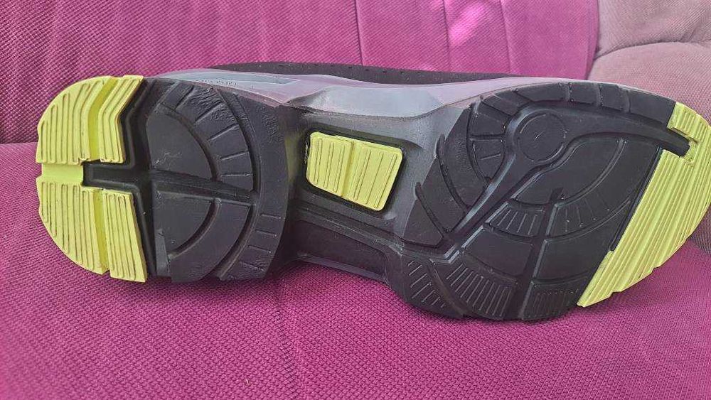 Pantofi UVEX S1 SRC ESD 8543.8 marime 44 -44,5 stare impecabila