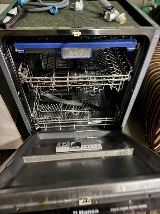 Продам посудомоечную машину