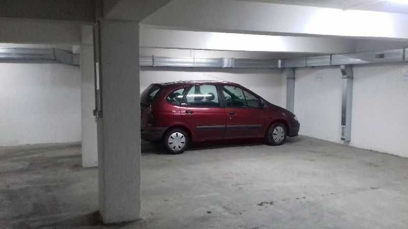 Дава се под наем Гараж / Паркомясто в Варна, Общината - 15 кв.м за 94.35 € - Снимка #1