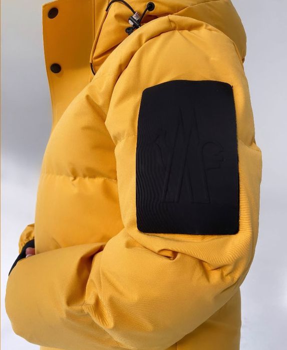 Зимний пуховик Moncler