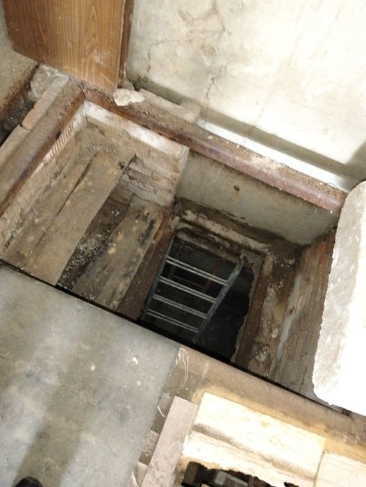 Продам 2-х этажный гараж