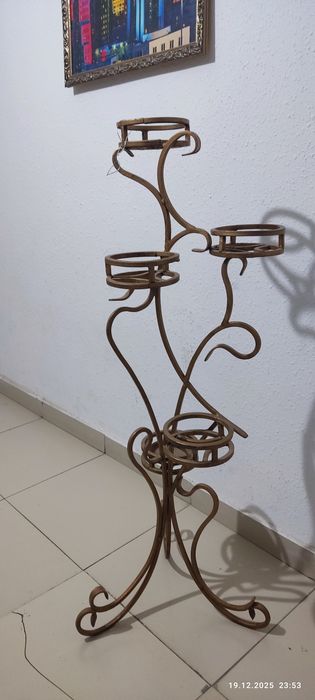 Подставка под цветы