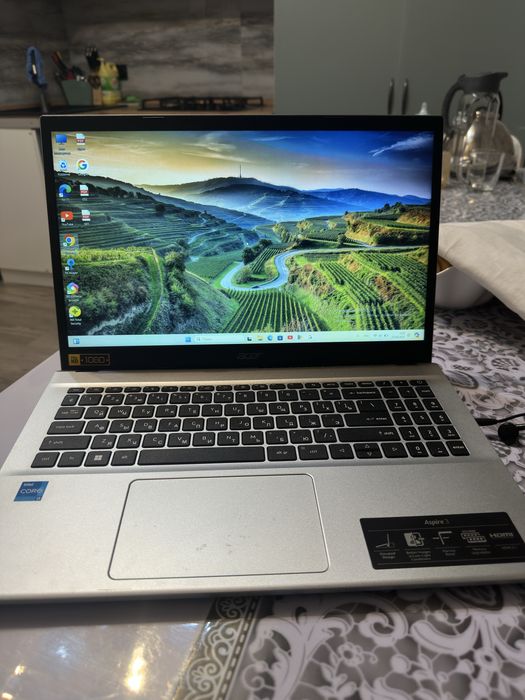 Продам ноутбук acer в коробке и есть гарантия