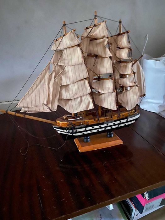 Колекция дървени кораби