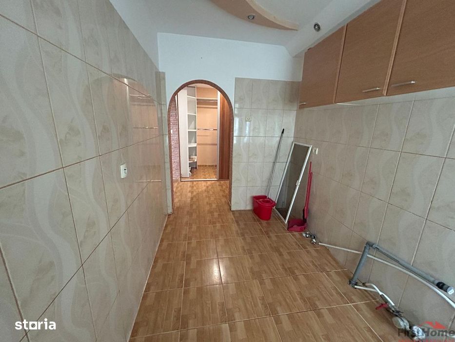 Apartament cu 2 camere de vanzare, zona centrala (Capela)