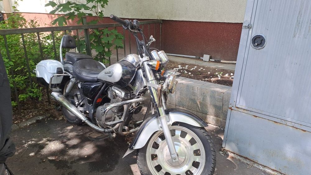 Vând Motocicleta