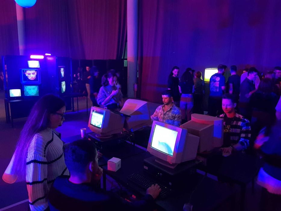 Retro Events Lan Party Analog 16 32 Bit Gaming Console CRT TVs 1990s