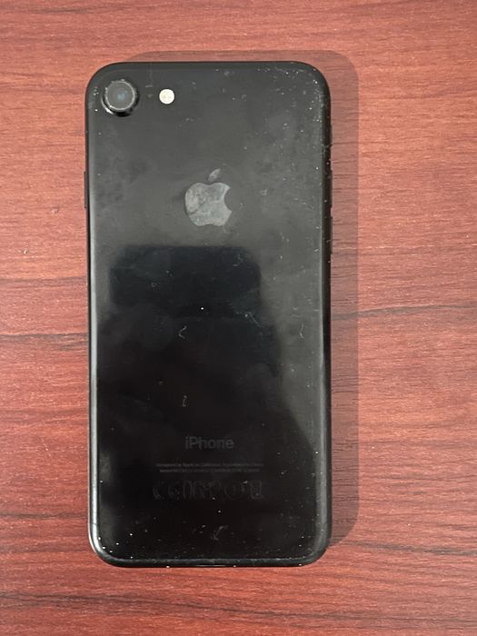 Айфон 7 черный.