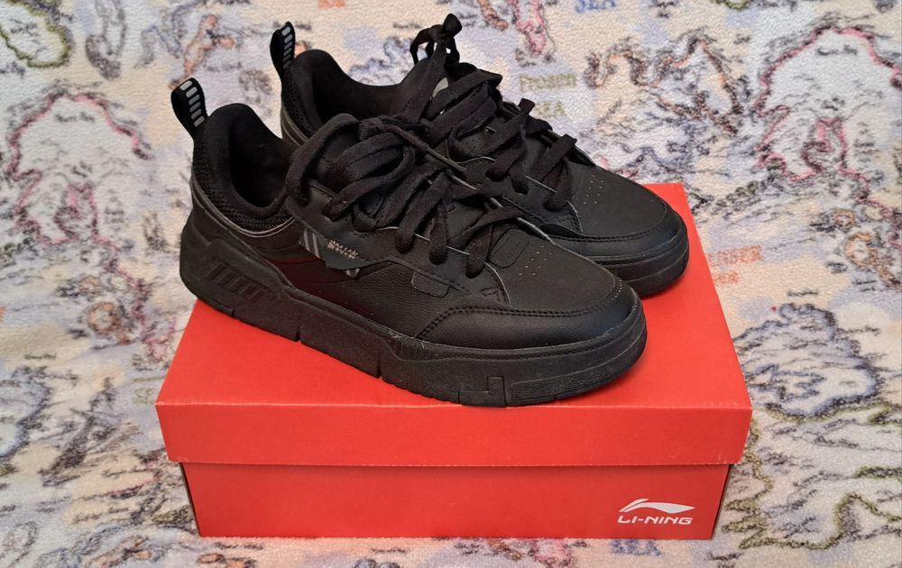 Кроссовки Li -ning, кожа , продажа 41 размер.26см по стельке внутренне