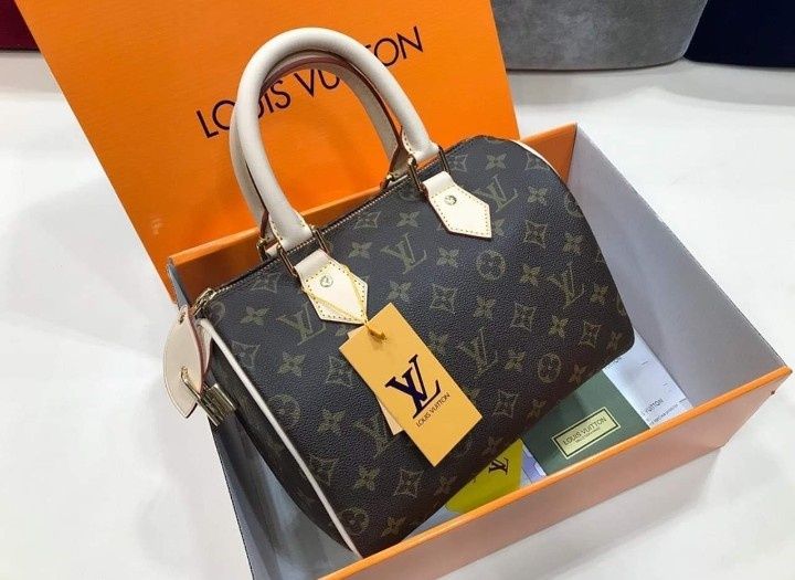 Geanta damă model Speedy Medium, 3c cm L,saculet, etichetă incluse