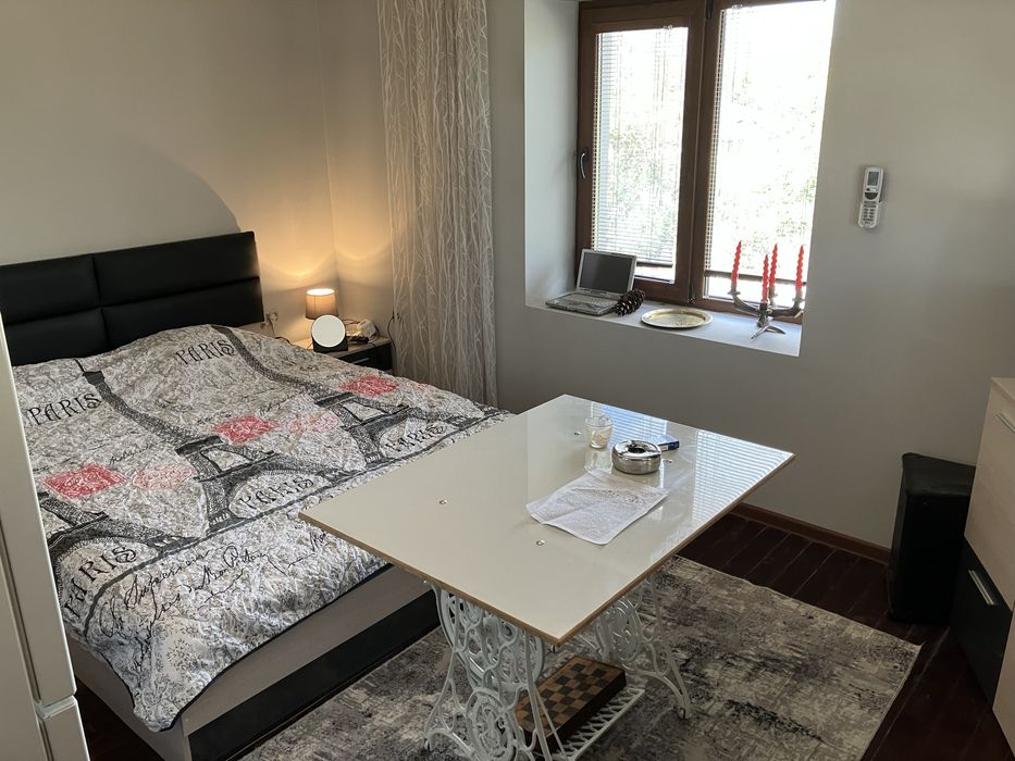 Къща с двор на минути от Варна