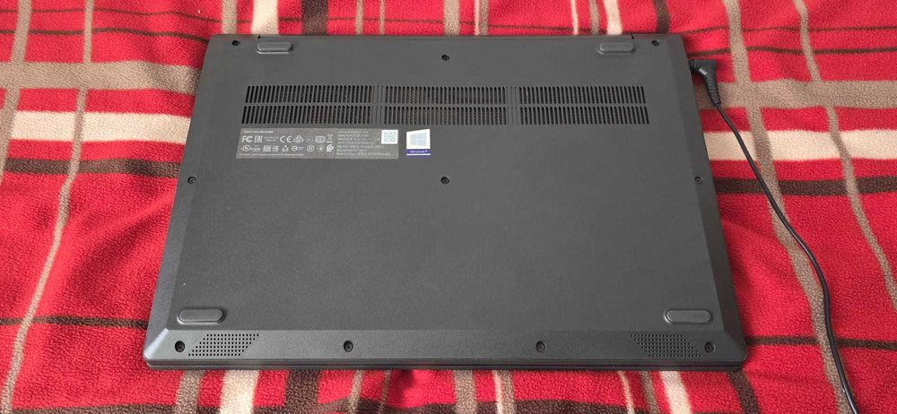 Laptop Lenovo IdeaPad S145 i5-8265U Whiskey Lake, 15.6" Full HD 4GB, 256GB SSD