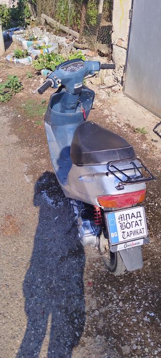 Продавам скутер honda dio 50cc 2t