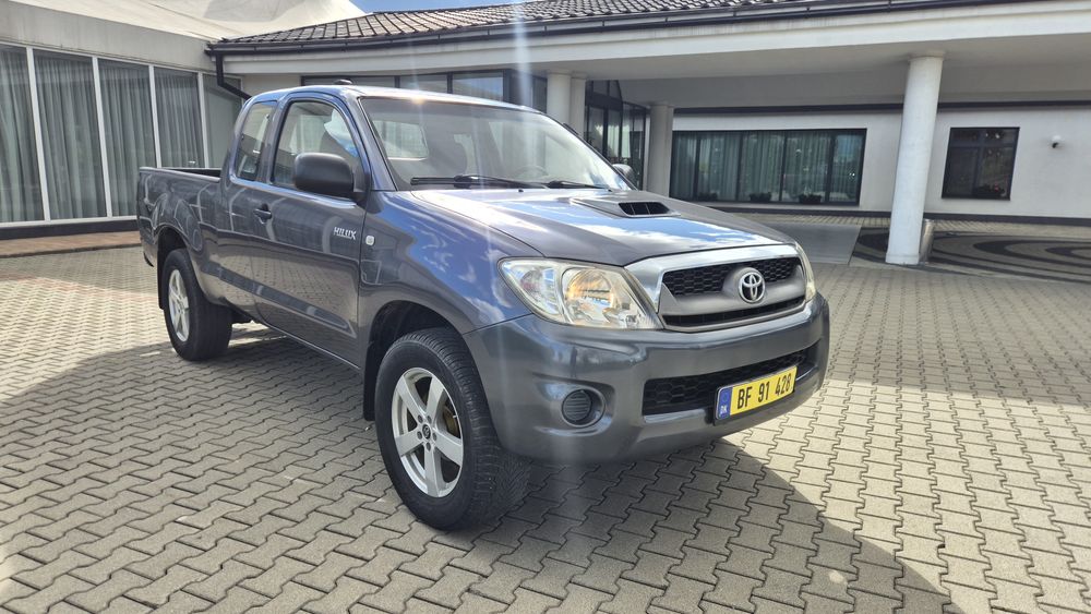 Toyota Hilux 2.5 D-4D Extra Cab – 2010 – 120 CP