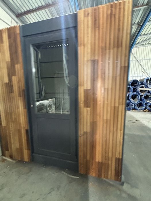 Vand conrainer modular cu riflaj de lemm