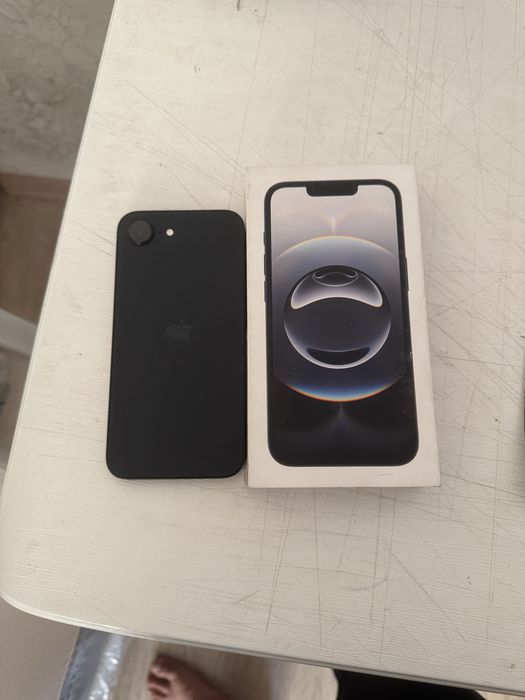 Продам iphone 16e
