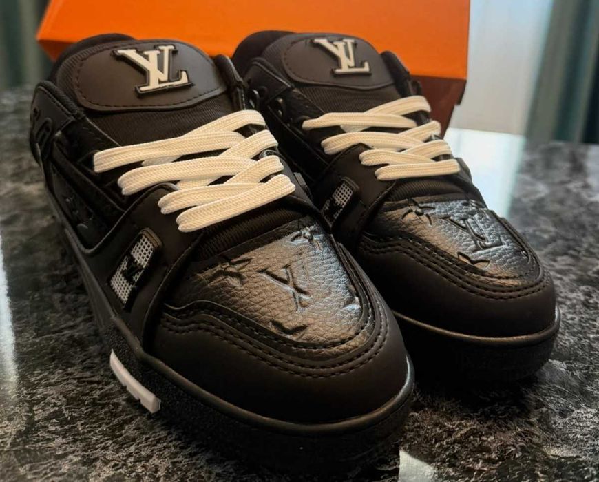 Adidasi Louis Vuitton Trainer LV - Negru Produs Nou - Full Box
