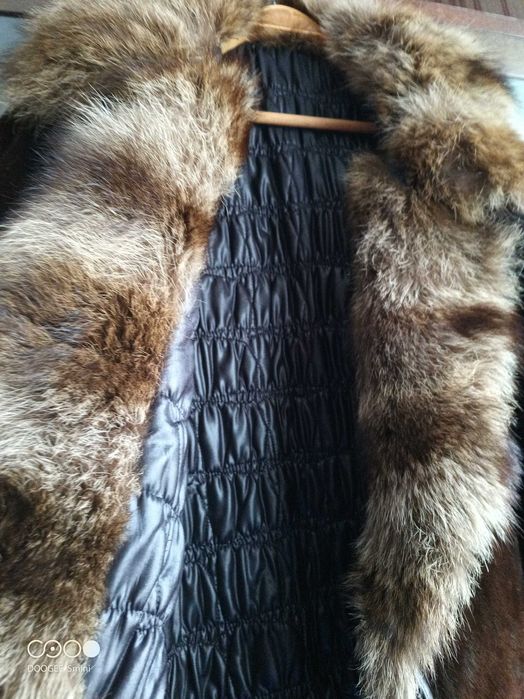 Луксозно кожено палто от тюлен с яка от енот – уникат, ръчно шито яке