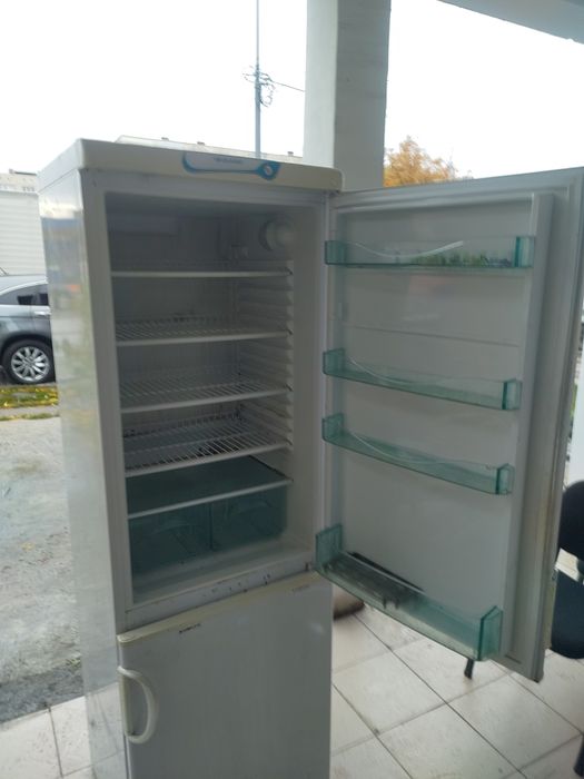 Работещ Голям хладилник Polar