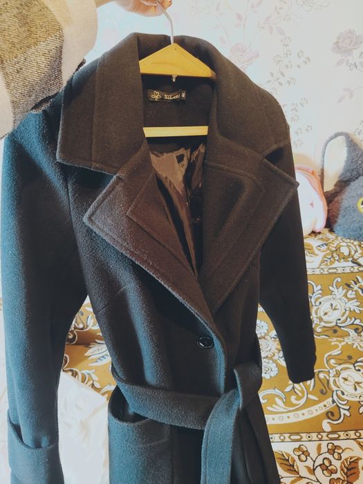 продам пальто 3000тг