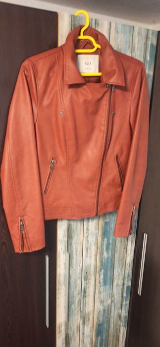 Кожено яке за 15 евро