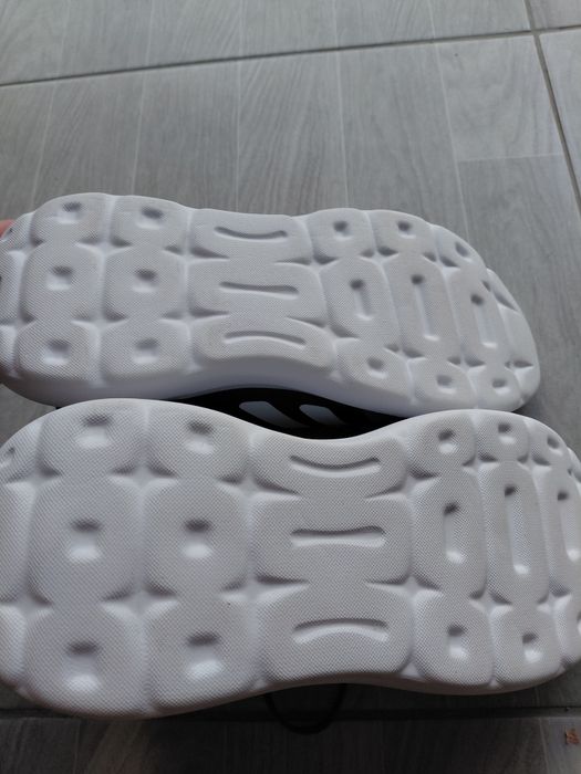 Маратонки Adidas-40 номер