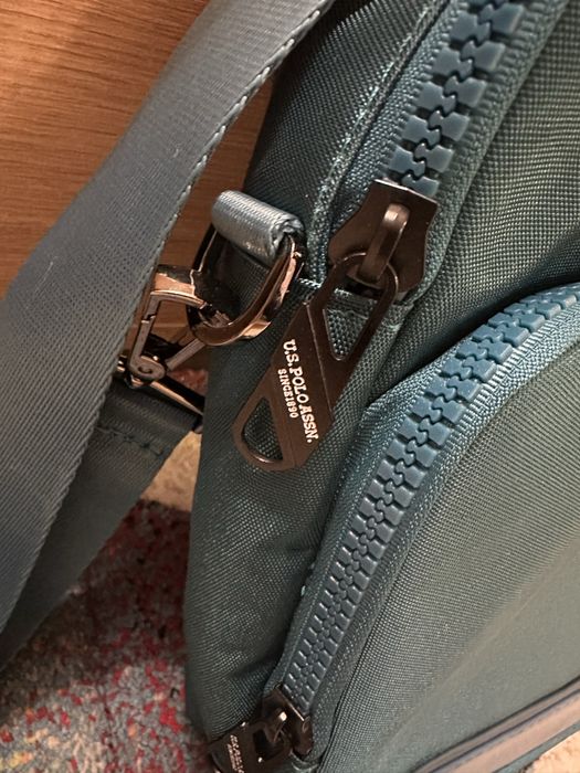 Мъжка чанта с дълга дръжка