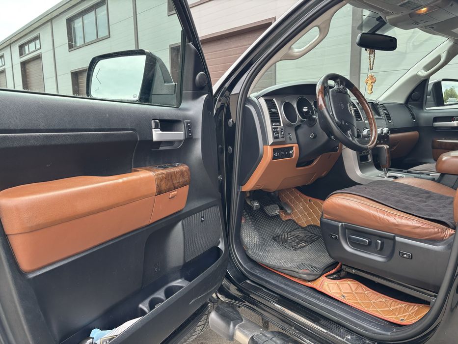 Тойота тундра продам